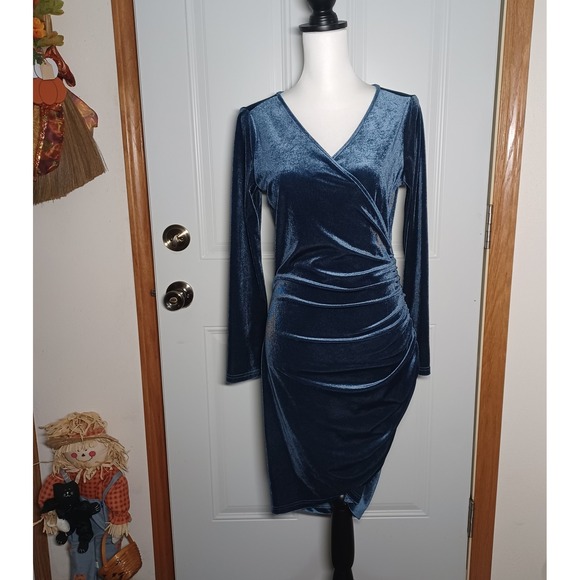 Guberry Dresses & Skirts - Guberry Velvet VNeck Wrap  Bodycon Cocktail Evening Dress Size Med Ruched Side